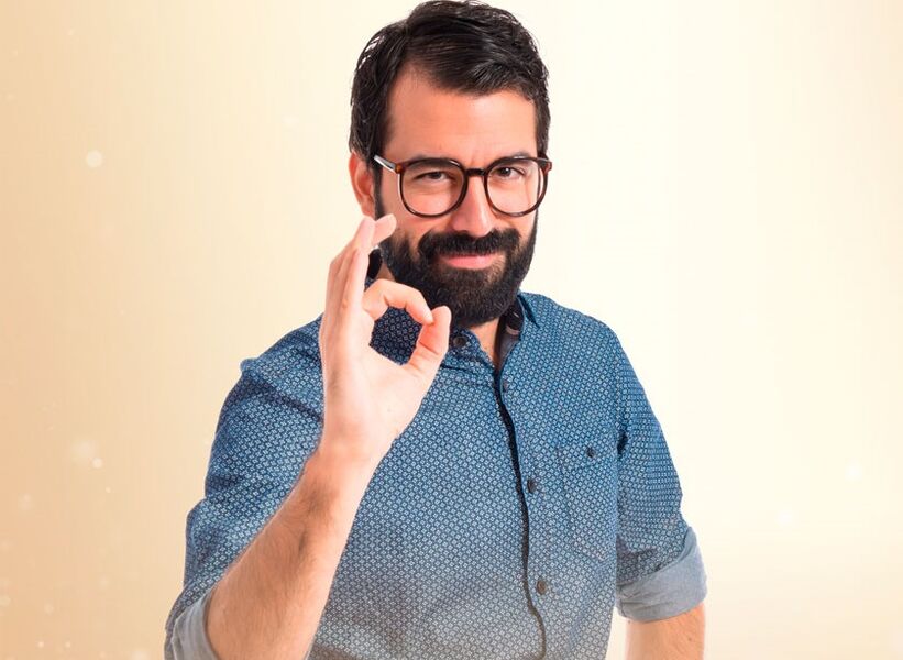 man is tevreden met penisvergroting met frisdrank