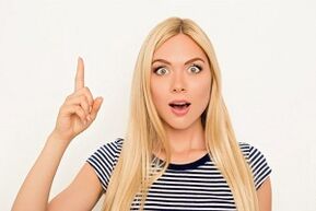 meisje praat over penisvergroting met frisdrank